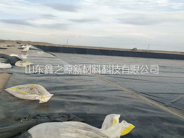 抗拉和穿透性能是沼氣池黑膜重要的特性