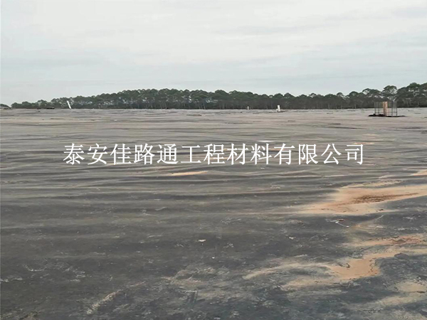 沼氣池黑膜運輸“三字訣”：穩、護、查