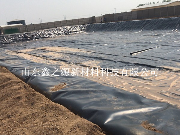 溫度變化對(duì)魚(yú)塘防滲膜施工的影響